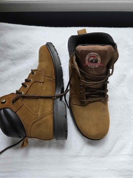 Photo of free Men's boots, 7W (Laurel) #1