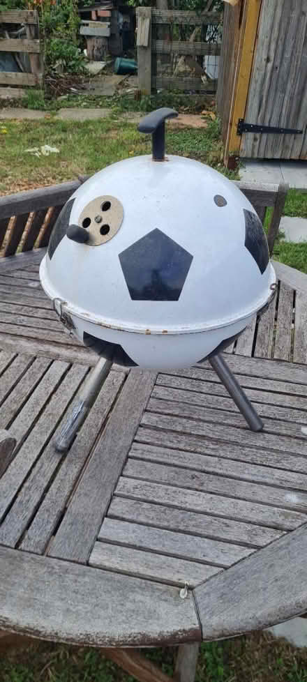 Photo of free BBQ (hanwell W7) #1