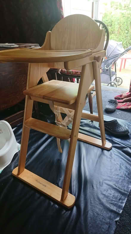 Photo of free Collapsible highchair (Eight Ash Green CO6) #1