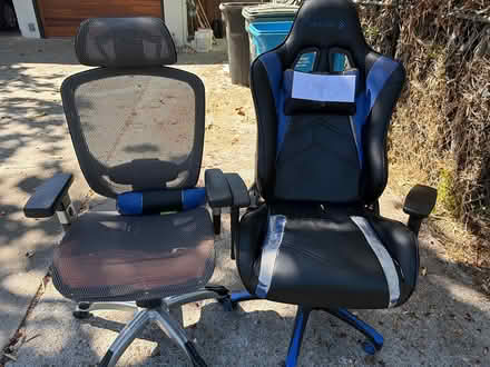 Photo of free Office / gaming chairs (East Palo Alto CA) #1