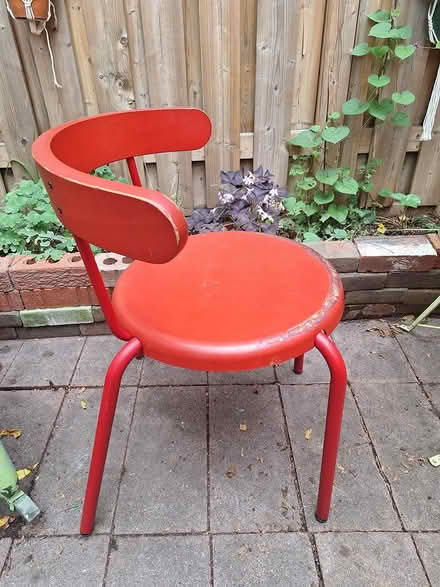 Photo of free Curbed sat. pm - two red chairs (Annex/Kensington) #4