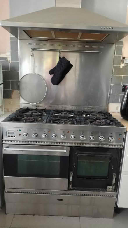 Photo of free 1m wide cooker (Stopsley LU2) #1