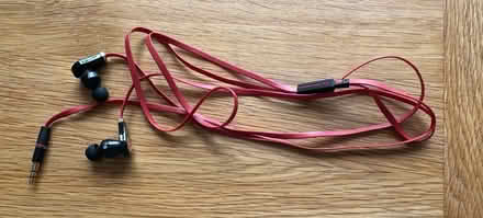 Photo of free Wired headphones - working (Hazlemere HP15) #1
