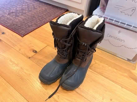 Photo of free Snow boots - men’s size 10-12 (Highbury N5) #4