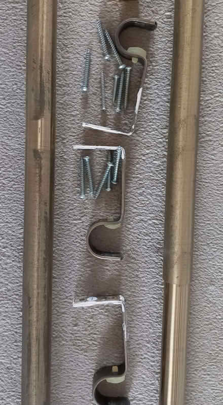 Photo of free Extending Curtain Poles (Barry CF62) #3