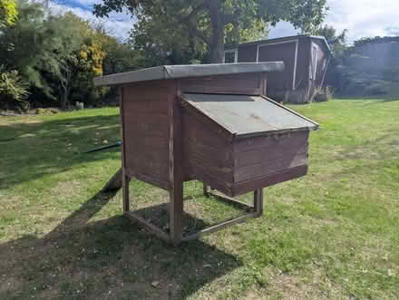 Photo of free Chicken coop (Chalton LU4) #3