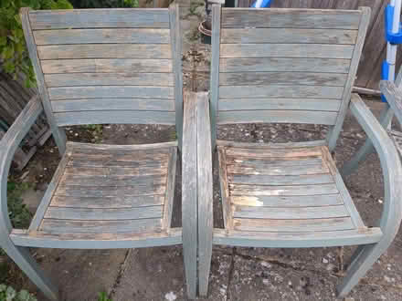 Photo of free Wooden outdoor chairs (Chalton LU4) #4