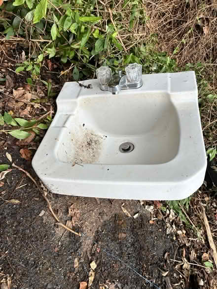 Photo of free Sink (20882/Goshen area of G'burg) #1