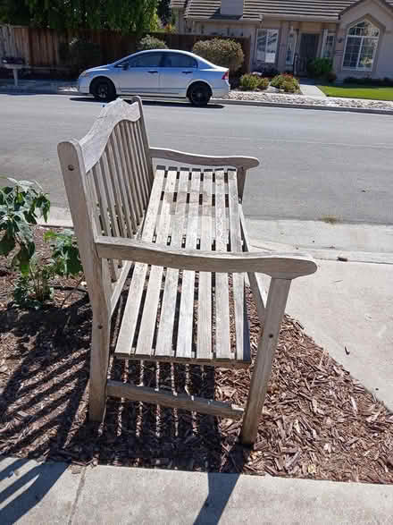 Photo of free Bench (Santa Theresa & Longmeadow) #1