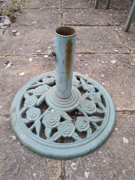 Photo of free Parasol base (Chalton LU4) #1