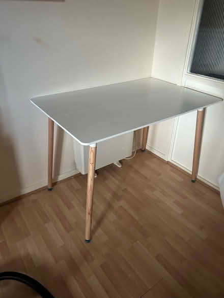 Photo of free White Table Dining/Kitchen (Luton LU3) #2