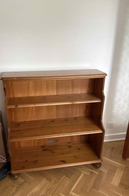 Photo of free Ducal Waterfall medium bookcase (BR75jQ) #1