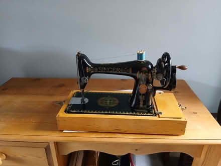 Photo of free Singer Hand Sewing Machine (Hertford SG13) #2