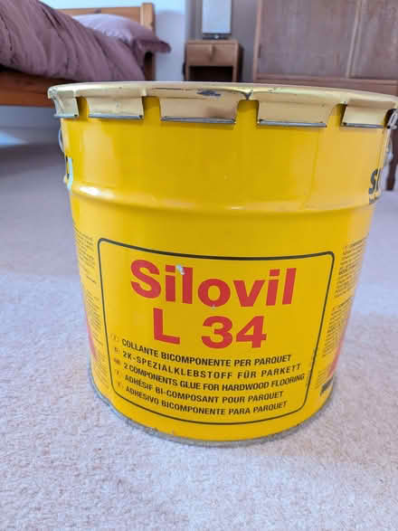Photo of free Two-part parquet / wood floor adhesive: 60 kg (Balham SW17) #1