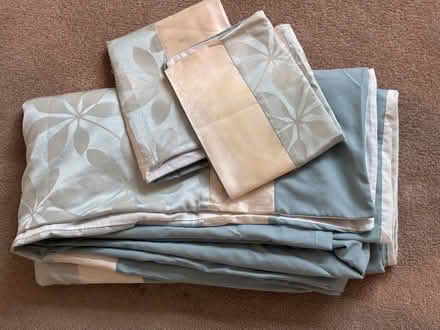 Photo of free King size duvet cover & 2 matching pillow cases (Great Boughton CH3) #1