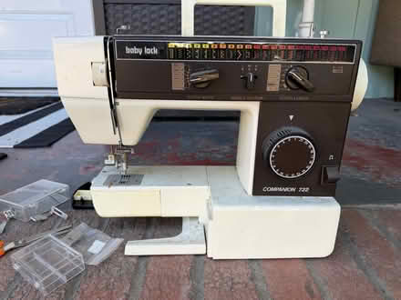 Photo of free sewing machine (El Camino/shoreline/Miramonte) #1