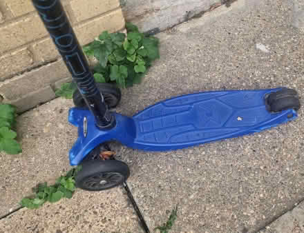 Photo of free Blue/black Micro scooter - Maxi (Lewisham SE13) #1