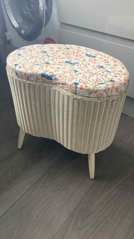 Photo of free Lloyd loom ottoman small (Hg20bj HG2) #1