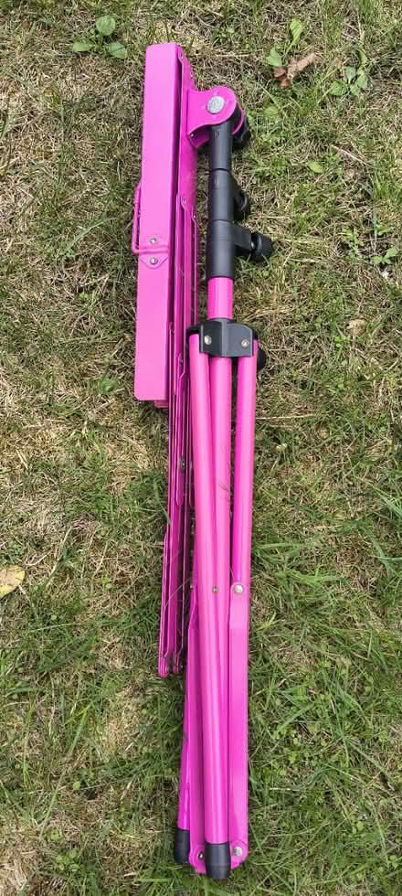 Photo of free Shocking Pink Music Stand (HH, Near Station RH16) #2