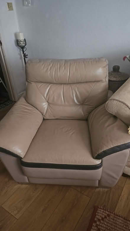 Photo of free beige leather chair (manchester M22) #1