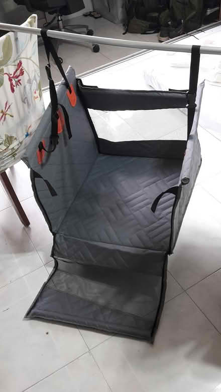Photo of free Pet Car Seat (Queenstown, near MRT) #2