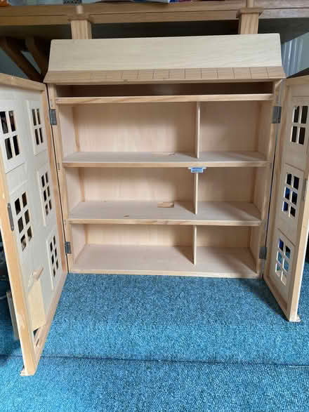 Photo of free Dolls house and furniture (Fleetville AL1) #2