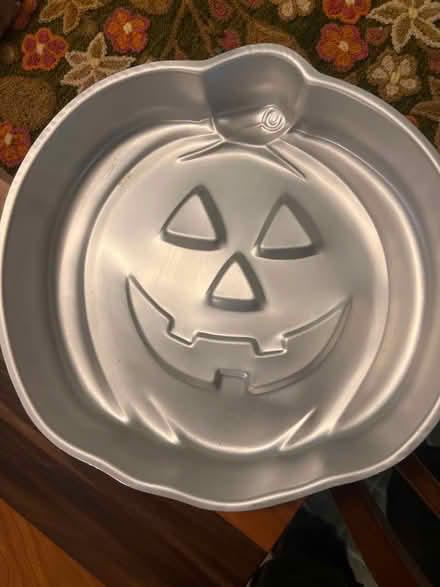 Photo of free Pumpkin cake pan (S Section) #1