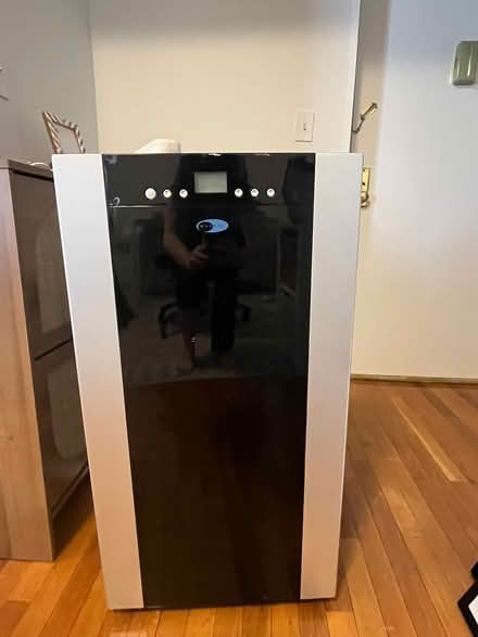 Photo of free Portable AC with a remote (upper west side) #1