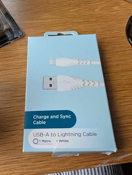 Photo of free USB-A charging cable (Alexandra Park M16) #1