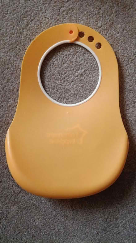 Photo of free Baby Feeding Bib (Totteridge HW HP13) #2