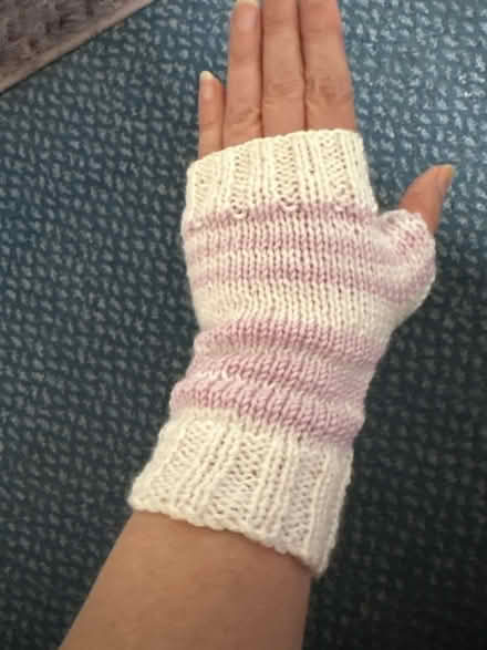 Photo of free Fingerless mittens (Ashford TW15) #1