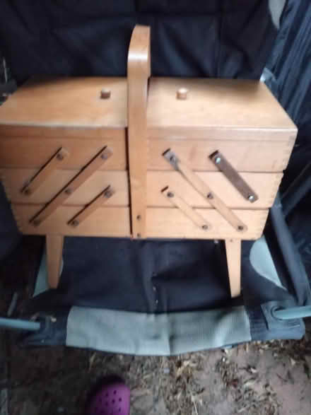 Photo of free vintage freestanding sewing box (Grantham NG31) #1