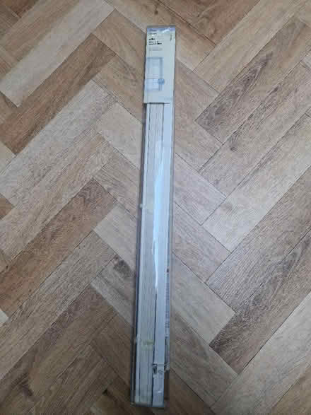 Photo of free 25mm vinyl venetian blind (Loughton IG10) #4