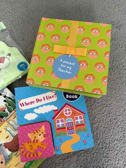 Photo of free books and items (Reading whitley wood RG2) #2