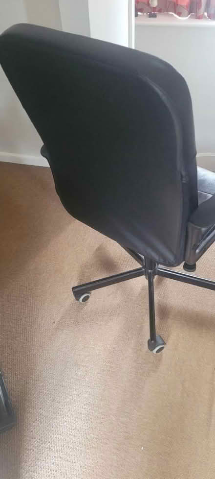 Photo of free Ikea office chair, one wheel off (Kidderminster DY11) #4