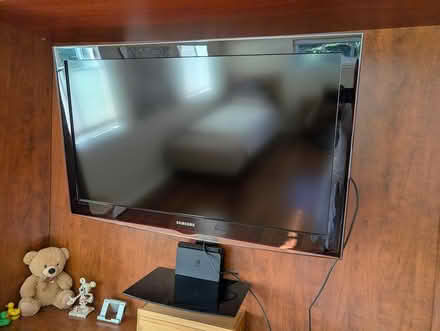 Photo of free 40 inch LCD TV (Cupertino/West San Jose) #1