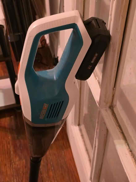 Photo of free Stick Vacuum - Needs New Battery (Washington Heights / Inwood) #2