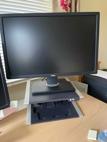 Photo of free PC monitor stand (De Parys MK40) #3