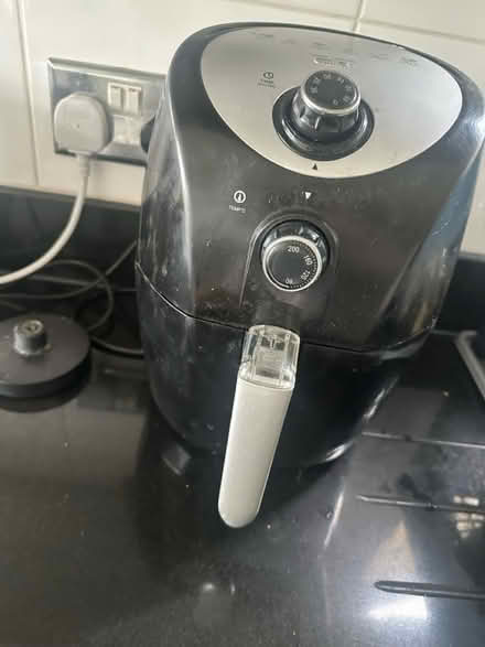 Photo of free Air fryer (Raynes park SW20) #1
