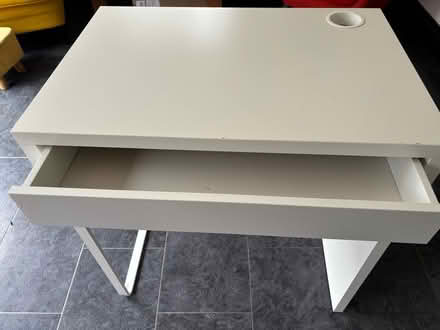 Photo of free Single Desk (Waltham Abbey EN9) #2