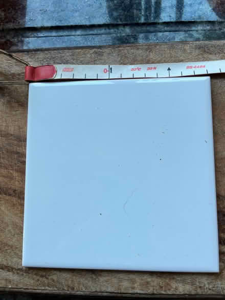 Photo of free White tiles (Pilling PR3) #1