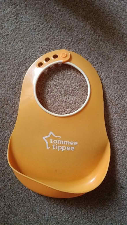 Photo of free Baby Feeding Bib (Totteridge HW HP13) #1