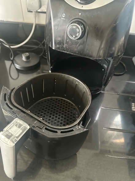 Photo of free Air fryer (Raynes park SW20) #4