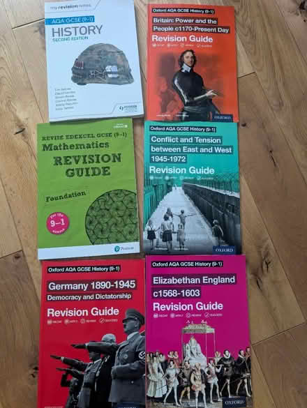 Photo of free GCSE History Revision books (SE25 South Norwood) #1
