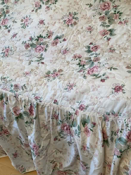 Photo of free Double quilted polycotton bedspread (Brookman's Park AL9) #1