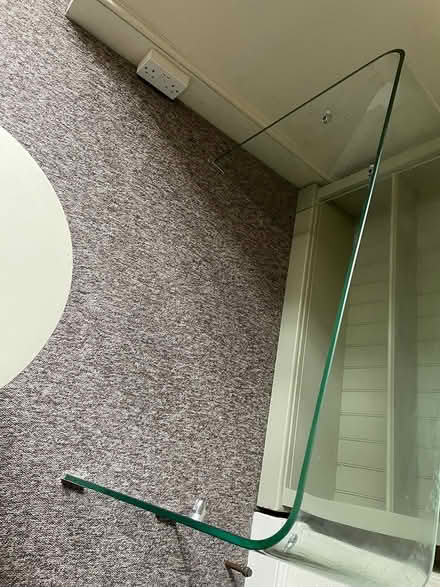 Photo of free Glass table (Willesden Green NW2) #2