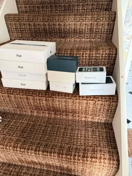 Photo of free empty apple iphone/ipad boxes (Croydon. CR2 9) #3