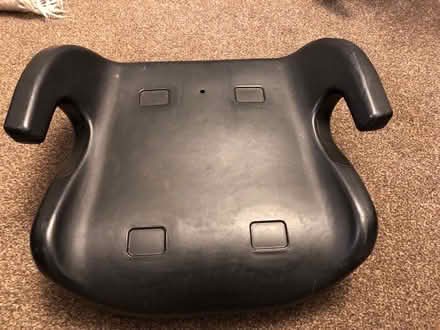 Photo of free Child booster seat (By Oakleigh Park station EN4) #1