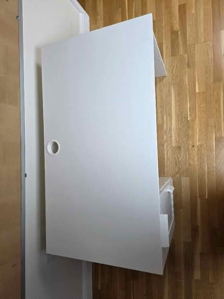 Photo of free White ikea desk (Cutteslowe OX2) #2