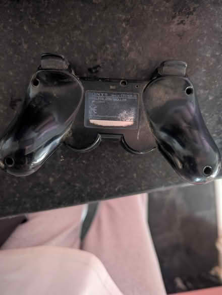 Photo of free Playstation 2 controller 🎮 (Erith DA8) #1